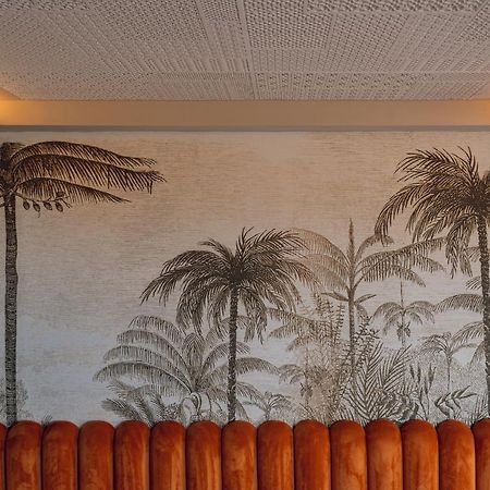 Hotel Jadali & Spa Marakeş Dış mekan fotoğraf Palm trees on the wall of the lobby